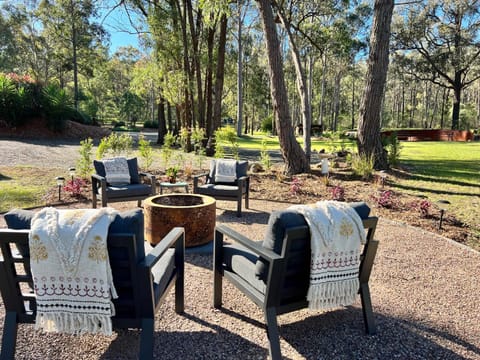 Natural landscape, Garden, Seating area, fireplace