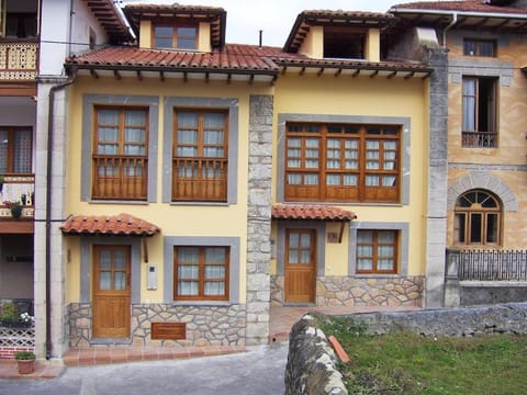 Casa Rural La Indiana I y II Country House in Cantabria