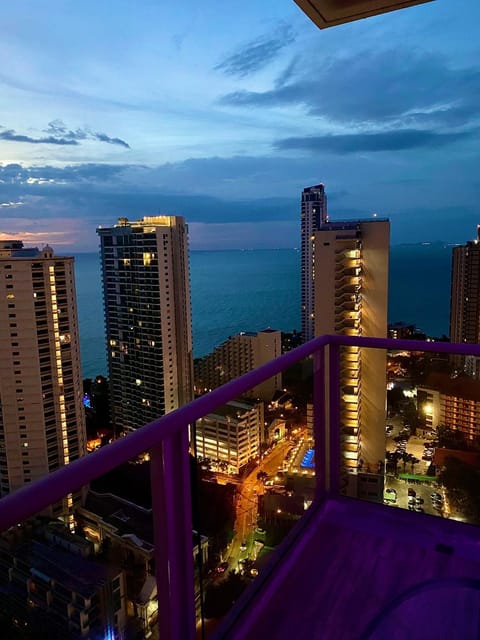 LuxSL Luxury Style of Life 6 Condominio in Pattaya City