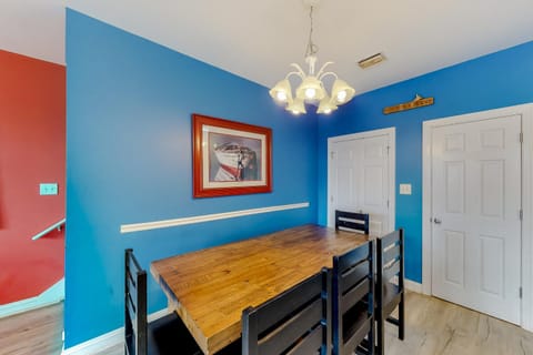 Plum Perfect by Meyer Vacation Rentals Casa in West Beach