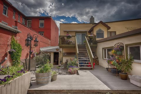 Country Encounters Accommodations Alojamiento y desayuno in Crowsnest Pass