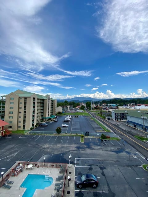 River Place Condos #410 3BD House in Pigeon Forge