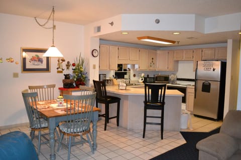 River Place Condos #410 3BD House in Pigeon Forge
