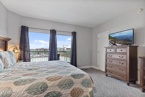 River Place Condos #611 3BD House in Pigeon Forge