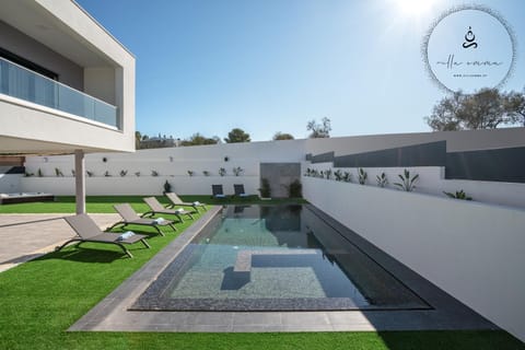 V5 Villa Emma - Luxury 5 bedroom villa in Alvor with private Pool and Jacuzzi Chalet in Alvor