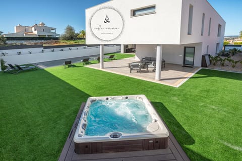 V5 Villa Emma - Luxury 5 bedroom villa in Alvor with private Pool and Jacuzzi Chalet in Alvor