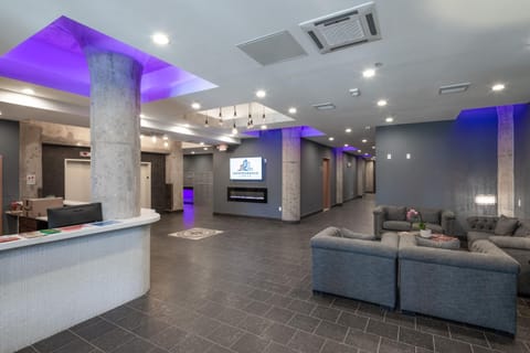 Communal lounge/ TV room, Lobby or reception