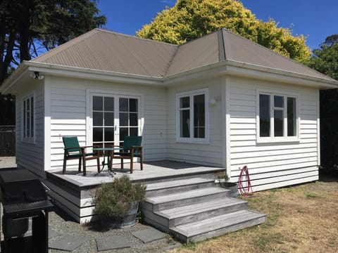 Tuki Vineyard Cottage Villa in Havelock North