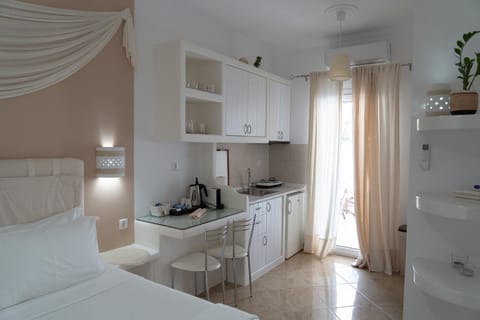 Aggelos Studios Apartment in Milos