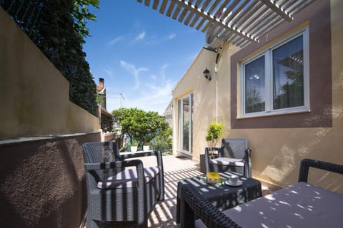 Property building, Balcony/Terrace