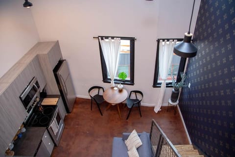 Eco Friendly Loft in Center City, CONTACTLESS CHECK IN - Hive Room Apartment in Philadelphia