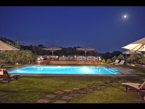 City view, Garden view, Mountain view, Pool view