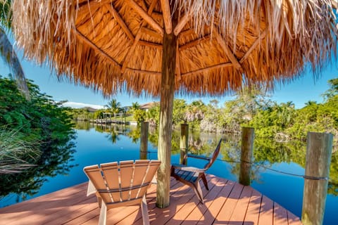 Villa Coral Retreat- Roelens Vacations House in Cape Coral