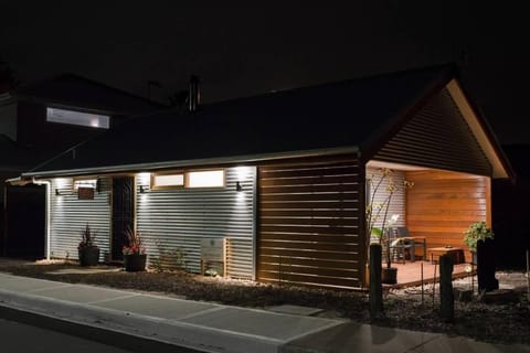 Facade/entrance, Night