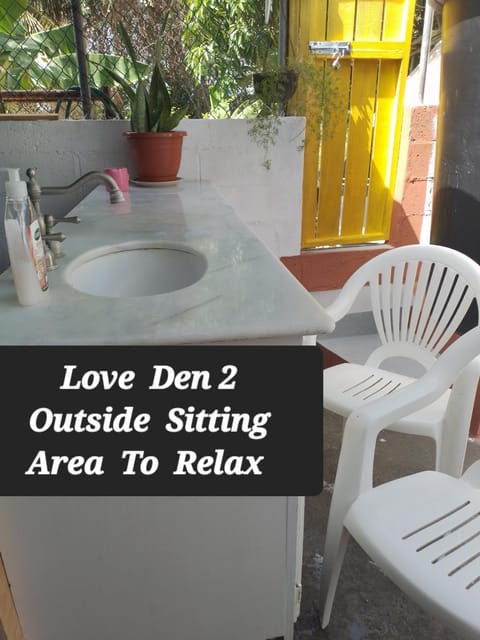 Love Den Vacation rental in Oistins