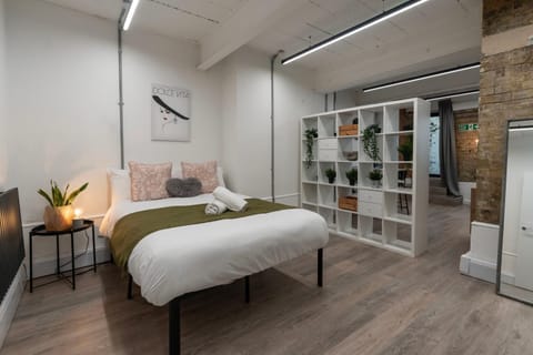 Shoreditch Apartments by DC London Rooms Condo in London Borough of Islington