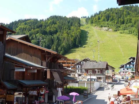 Appartement spacieux au centre de Morzine avec garage privé - FR-1-524-2 Apartment in Montriond