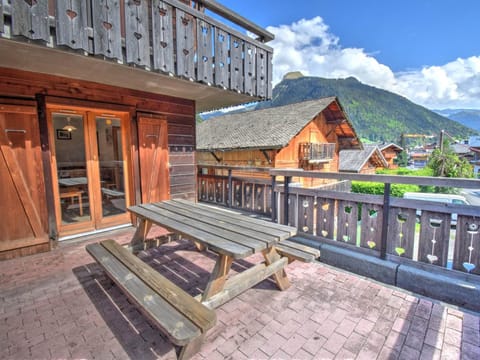 Bel appartement rénové proche centre de Morzine avec parking - FR-1-524-57 Apartment in Les Gets