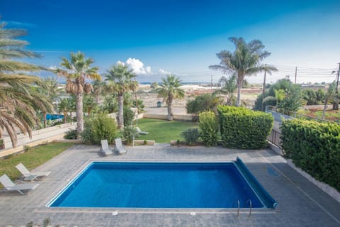 Garden, Sea view, Swimming pool