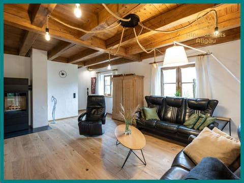 Living room, Seating area, fireplace