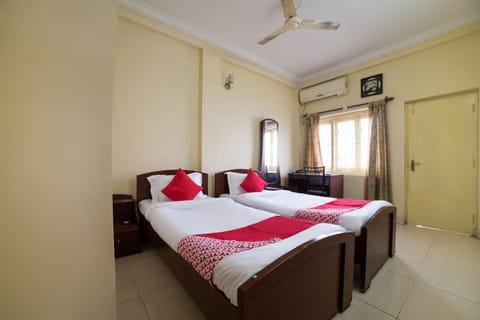 OYO Th Guest House Hotel in Hyderabad