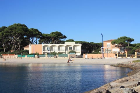 Facade/entrance, Beach