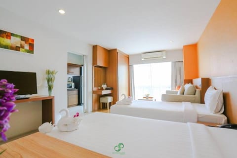 Crystal Jade Hotel Hôtel in Rayong, Mueang Rayong District, Rayong, Thailand