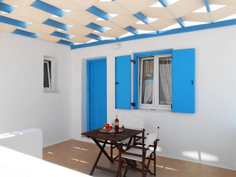 Livanios Studios Apartment in Milos