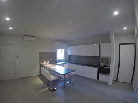 Kitchen or kitchenette, Dining area, Communal kitchen