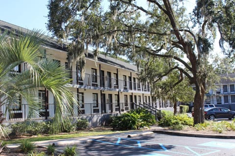 Charleston Creekside Inn Motel in Johns Island