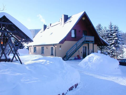 Property building, Facade/entrance, Winter