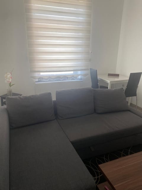 Magnifique Appart pour 4 personnes complètement reno Copropriété in Charleroi