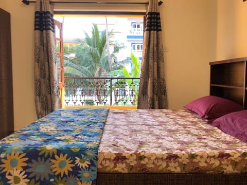 Casa Stay Holiday Homes with Pool Candolim Beach Condo in Candolim