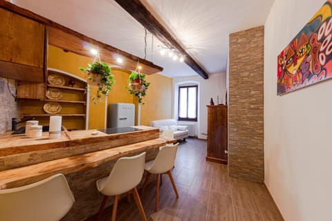 Lounge or bar, Dining area