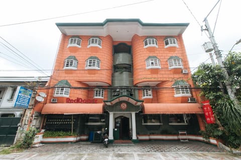 RedDoorz near East Avenue Medical Center Hotel in Quezon City