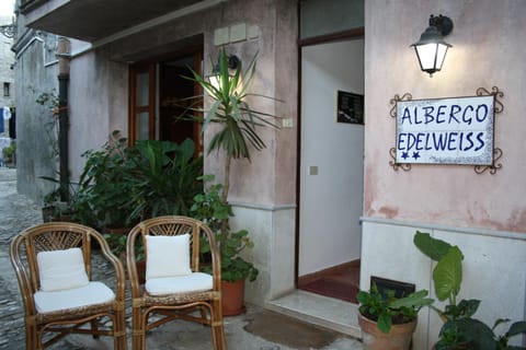 Hotel Edelweiss Aparthotel in Erice