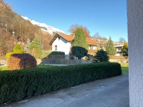 Neighbourhood, Garden