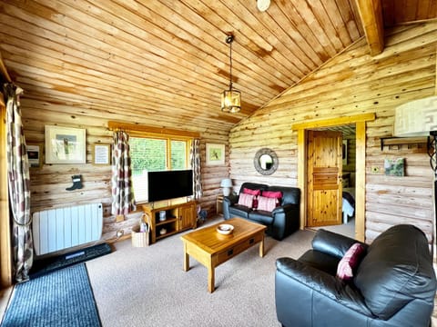 Lindley Log Cabin House in West Lindsey District