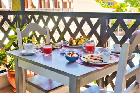 Dining area, Breakfast, Continental breakfast