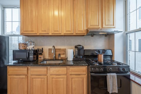 Coffee/tea facilities, Kitchen or kitchenette, minibar, pet friendly, stove