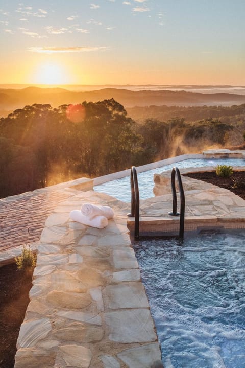 Natural landscape, Hot Tub, Pool view, Sunrise