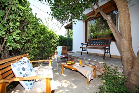 Yianna Sunny Studios Apartment in Skopelos