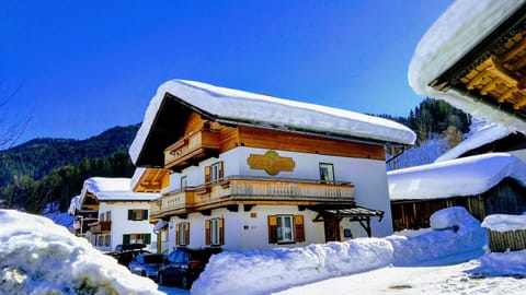 Facade/entrance, Winter