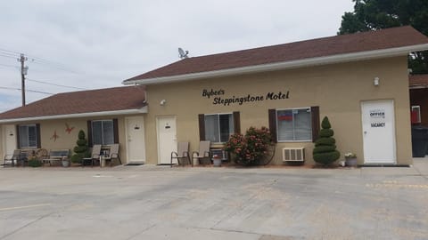 Bybee's Steppingstone Motel Motel in Tropic