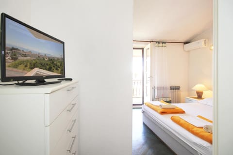 Bed, TV and multimedia