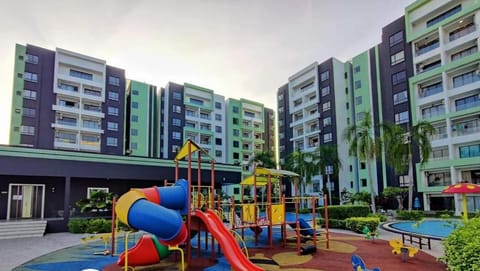 HOMESTAY COMFY CONDO with Waterpark, Pool, Playground & Gym Condo in Ipoh