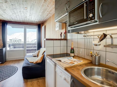 Studio Le Curling A-21 by Interhome Condo in Tignes