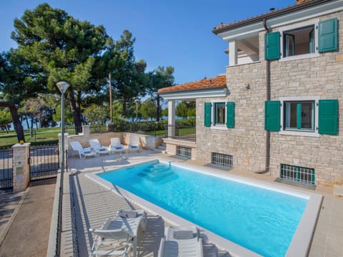 Holiday Home Villa Beach Front by Interhome House in Istria County