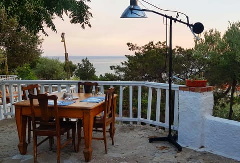 View (from property/room), Balcony/Terrace, Dining area, On site, Sea view