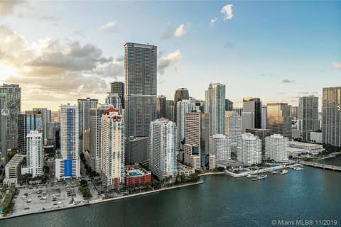Luxury Penthouse Brickell 3 Bedrooms Free Parking Apartment in Brickell